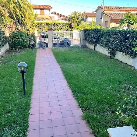 Tonfano Villetta A Schiera *